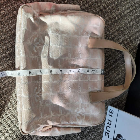 Chanel Bag Beige Excellent condition